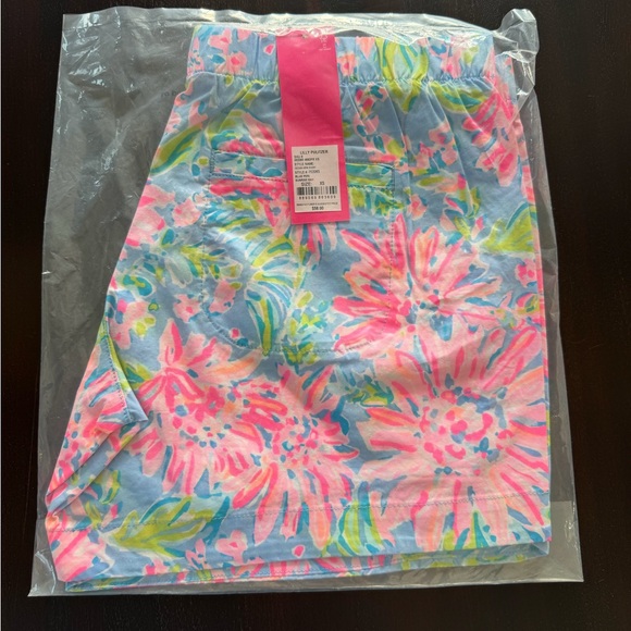 Lilly Pulitzer Pink and Blue Floral Women's Shorts - Picture 5 of 5